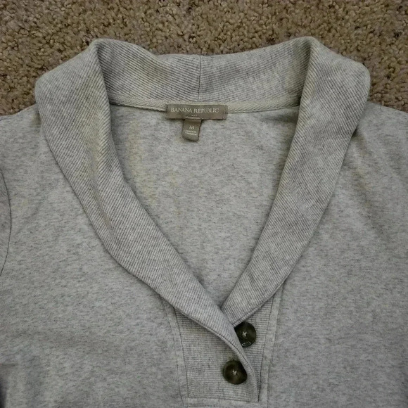 Banana Republic Factory Women Shawl Neck Button Sweater Heather Gray Size M - Picture 2 of 7